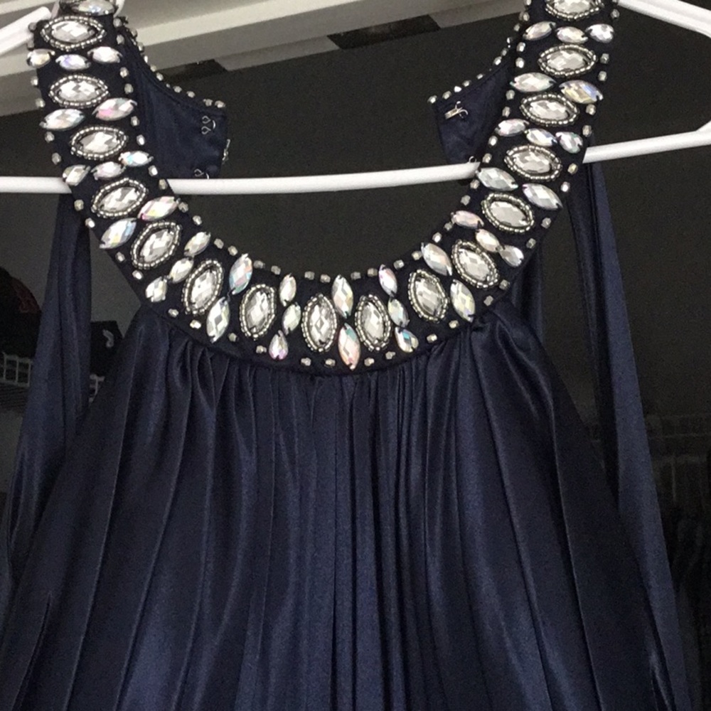 Formal Dress - Picture 3 of 4